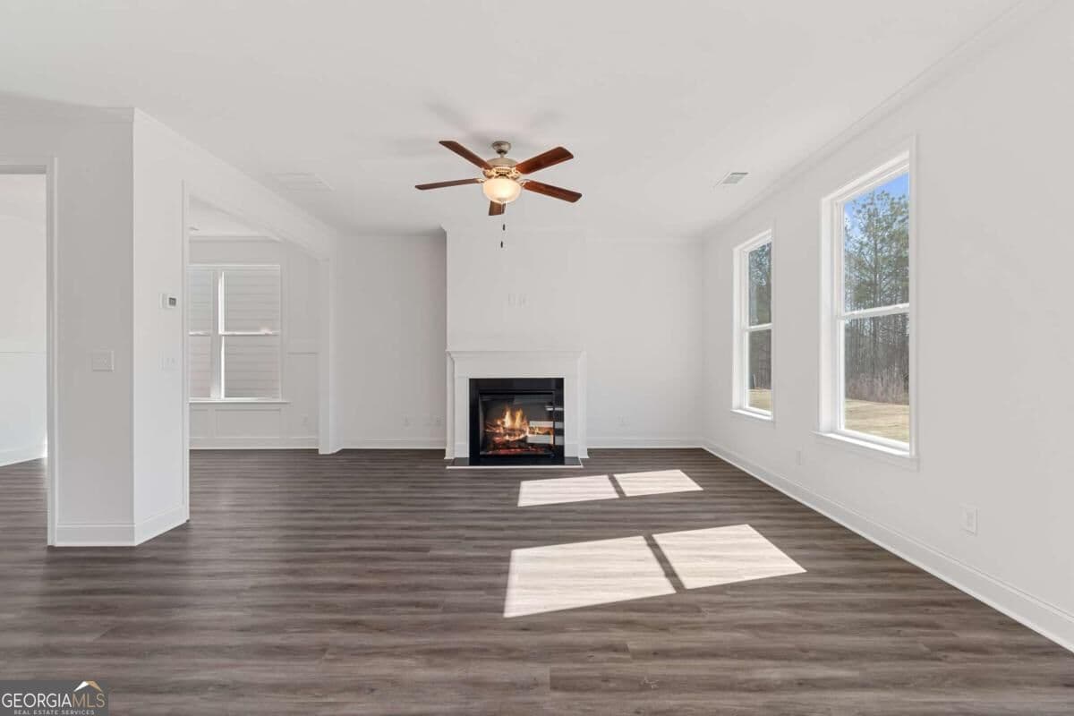 4 bedroom, 2.5 bathroom, 2,428 sq ft single family residence for sale at 6027 Ruby Falls, Stonecrest, GA 30038 — photo 8
