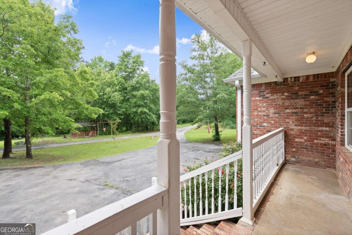 5 bedroom, 3 bathroom, 2,174 sq ft single family residence for sale at 577 Everett Springs Road, Calhoun, GA 30701 — photo 6