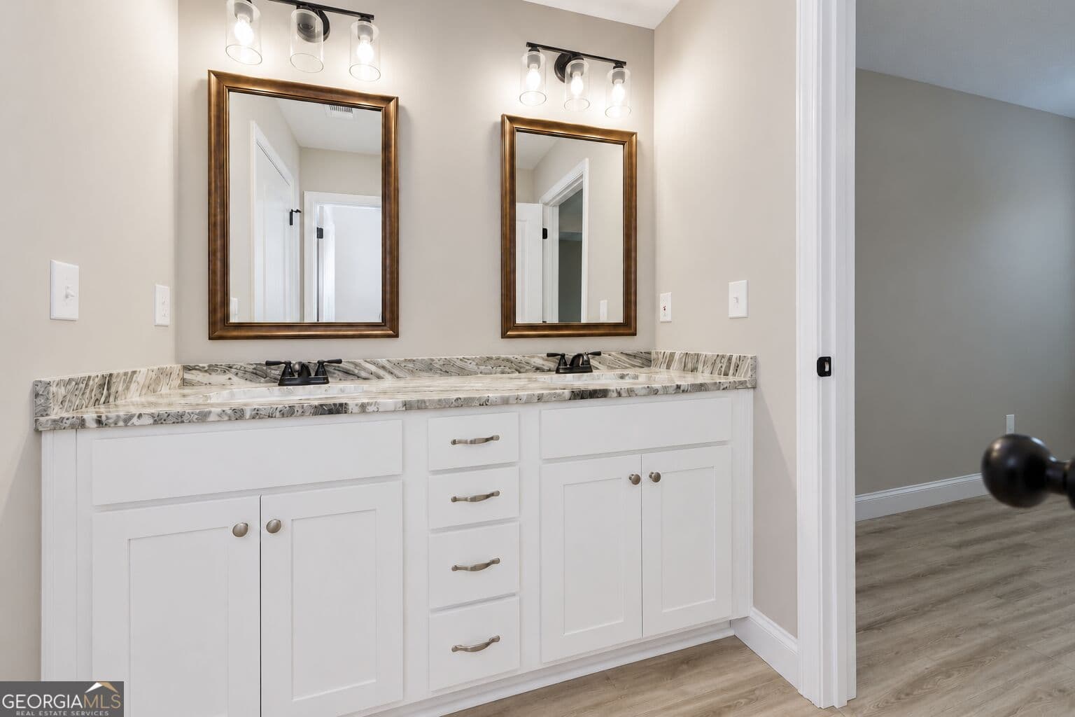3 bedroom, 2.5 bathroom, 1,636 sq ft single family residence for sale at 300 Beau Claire Cir, Byron, GA 31008 — photo 2