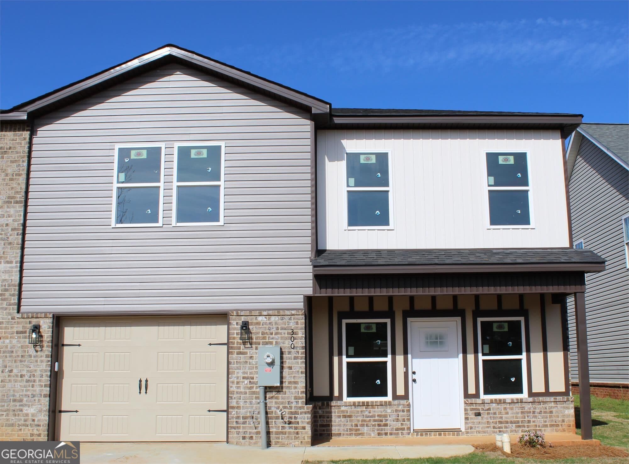 3 bedroom, 2.5 bathroom, 1,636 sq ft single family residence for sale at 300 Beau Claire Cir, Byron, GA 31008