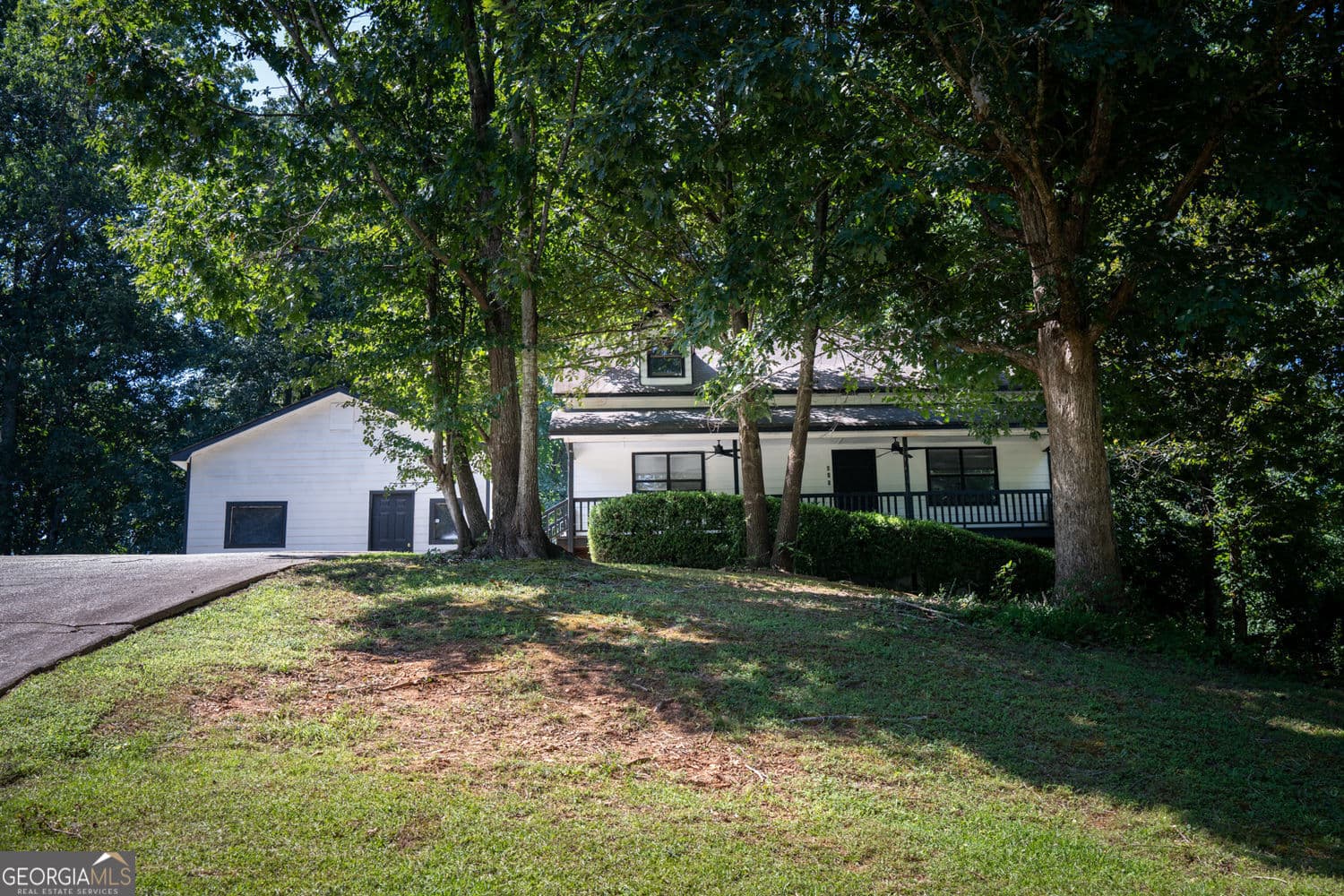 4 bedroom, 2 bathroom, 1,320 sq ft single family residence for sale at 615 Brooks Street, Dallas, GA 30157