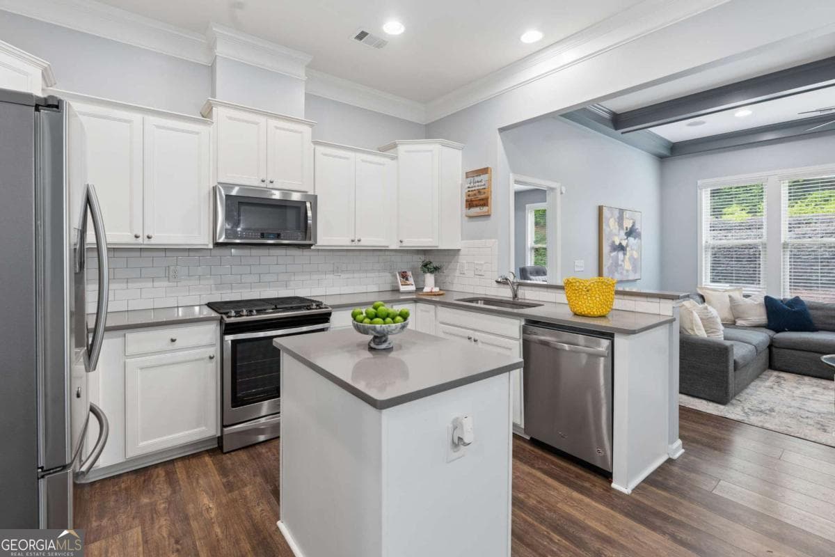 4 bedroom, 3.5 bathroom, 2,604 sq ft townhouse for sale at 4784 Blue Elm Lane 3, Smyrna, GA 30080 — photo 5