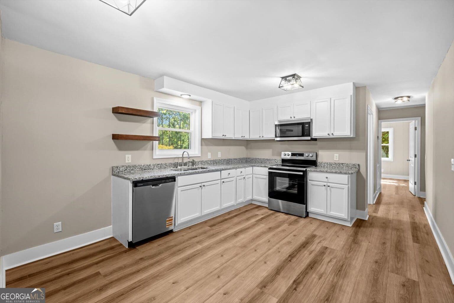 3 bedroom, 1.5 bathroom, 1,075 sq ft single family residence for sale at 239 Mountain View Circle, Chatsworth, GA 30705 — photo 7
