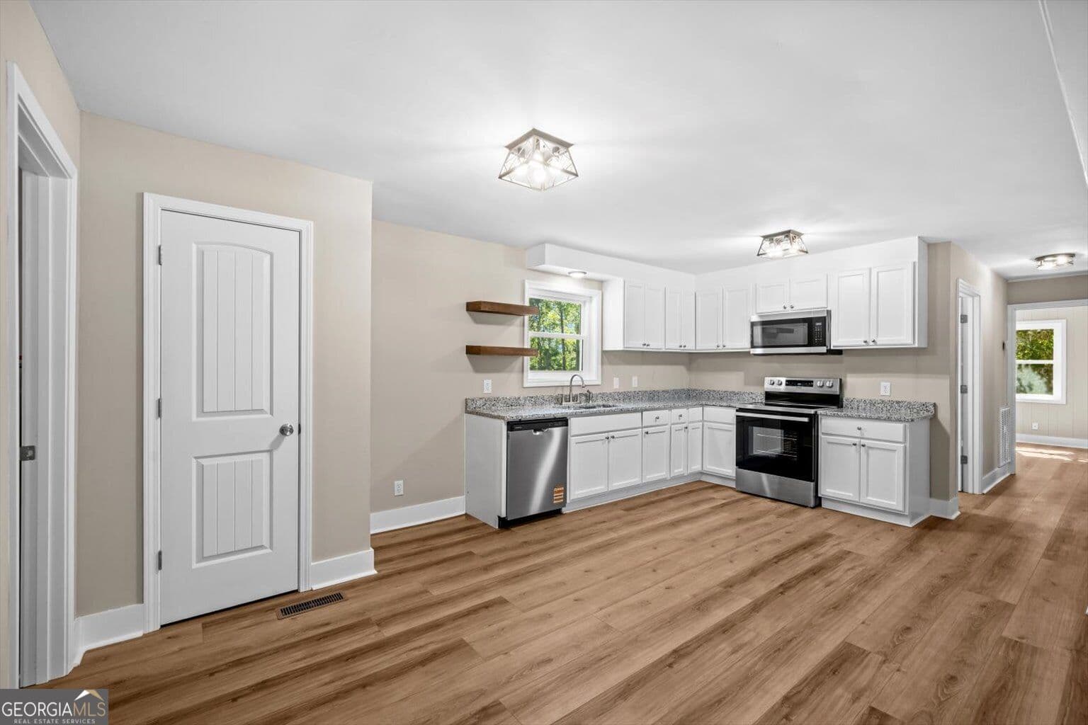 3 bedroom, 1.5 bathroom, 1,075 sq ft single family residence for sale at 239 Mountain View Circle, Chatsworth, GA 30705 — photo 5