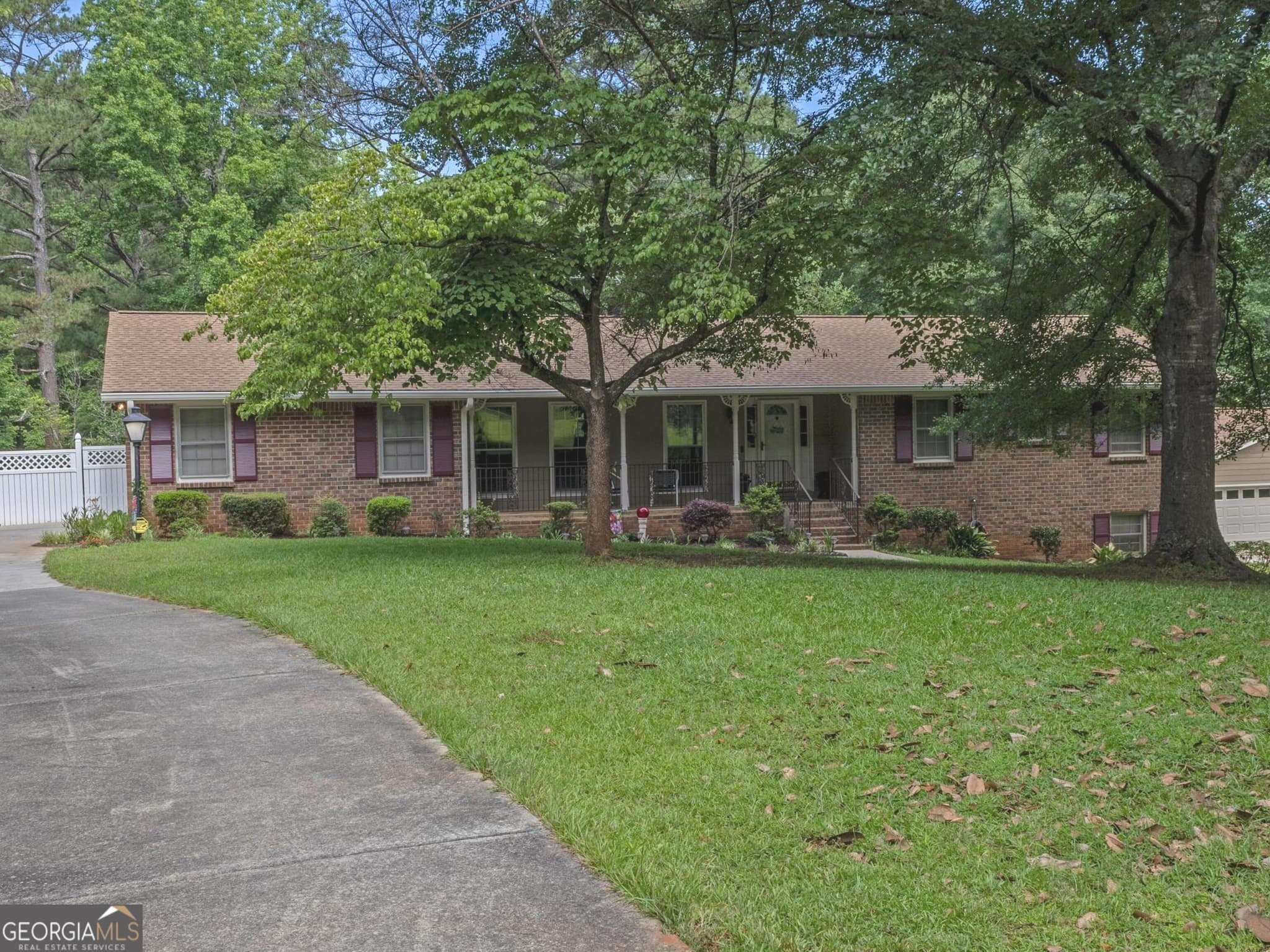 3 bedroom, 3 bathroom, 2,189 sq ft single family residence sold at 183 Inman Road, Fayetteville, GA 30215