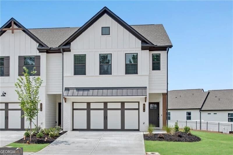 3 bedroom, 2.5 bathroom, 1,850 sq ft townhouse for rent at 4574 Cypress Park Drive, Gainesville, GA 30504 for $2,150 a month — photo 1 of 38