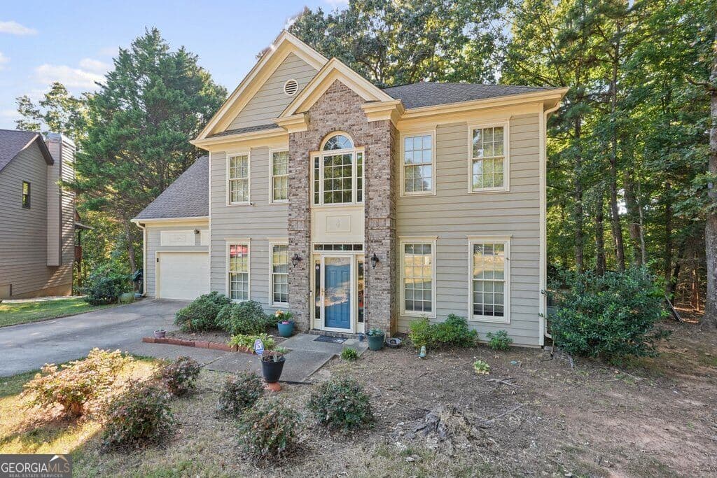 4 bedroom, 2.5 bathroom, 2,224 sq ft single family residence for sale at 2208 Thicket Court, Acworth, GA 30102 — photo 5