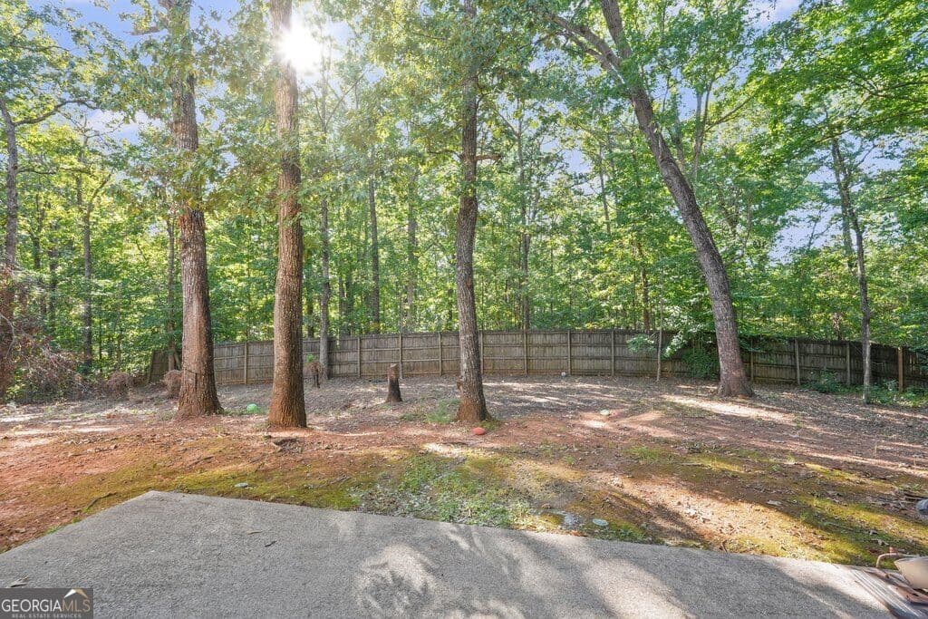 4 bedroom, 2.5 bathroom, 2,224 sq ft single family residence for sale at 2208 Thicket Court, Acworth, GA 30102 — photo 4