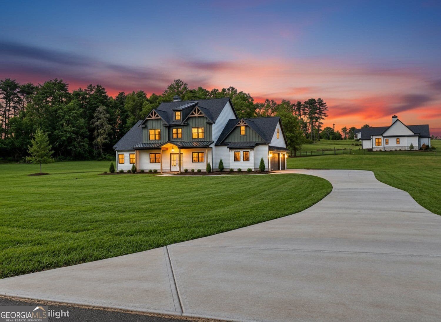 5 bedroom, 3.5 bathroom, 3,640 sq ft single family residence for sale at 121 Palisade Drive, Rydal, GA 30171 — photo 2