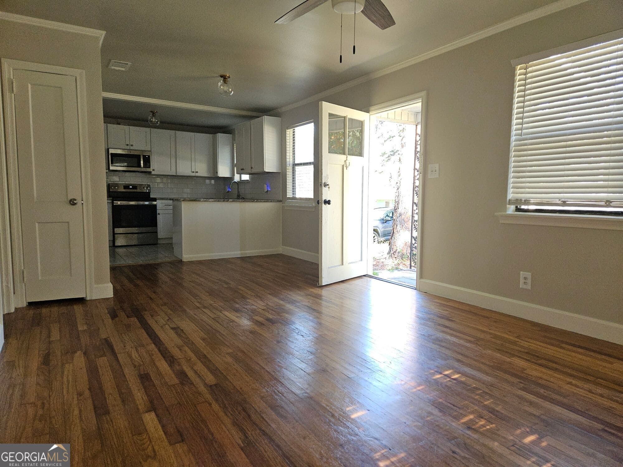 2 bedroom, 1 bathroom, 905 sq ft single family residence for rent at 22 Easy Street, Statesboro, GA 30458 for $1,395 a month — photo 3