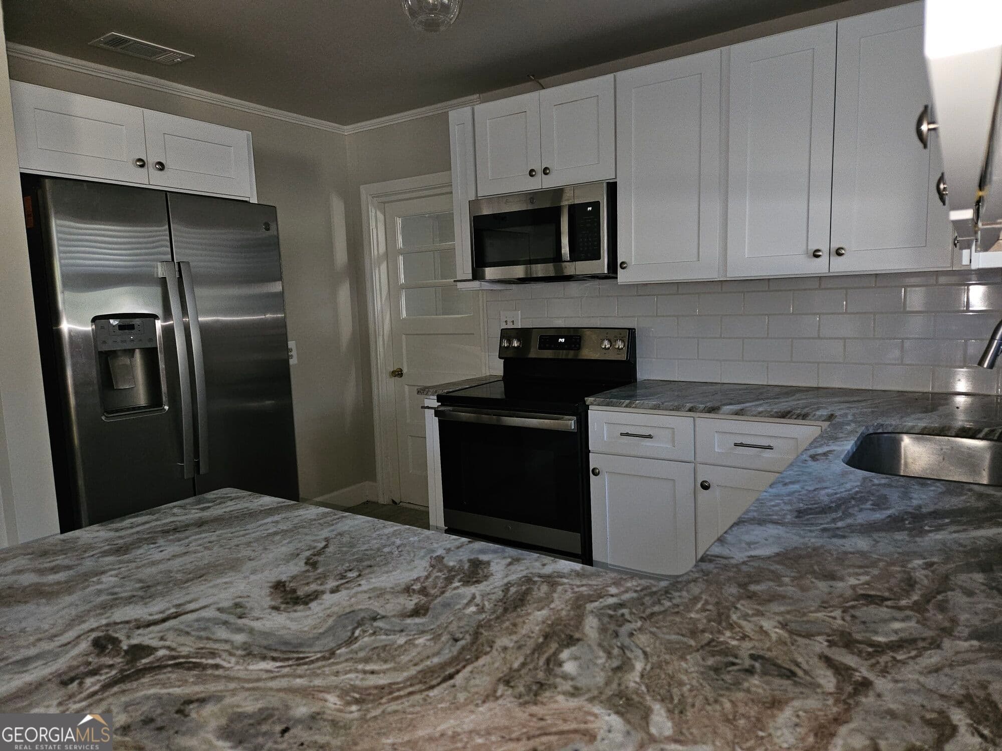 2 bedroom, 1 bathroom, 905 sq ft single family residence for rent at 22 Easy Street, Statesboro, GA 30458 for $1,395 a month — photo 4