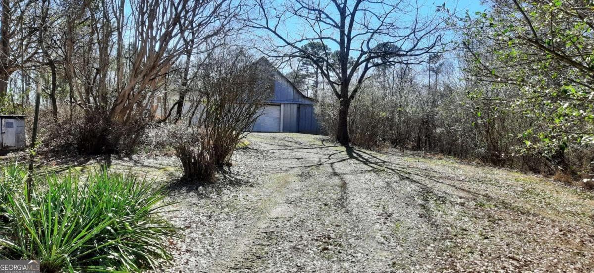 2 bedroom, 1 bathroom, 1,120 sq ft single family residence for sale at 11953 Henderson Mountain Road, Fairmount, GA 30139 — photo 8