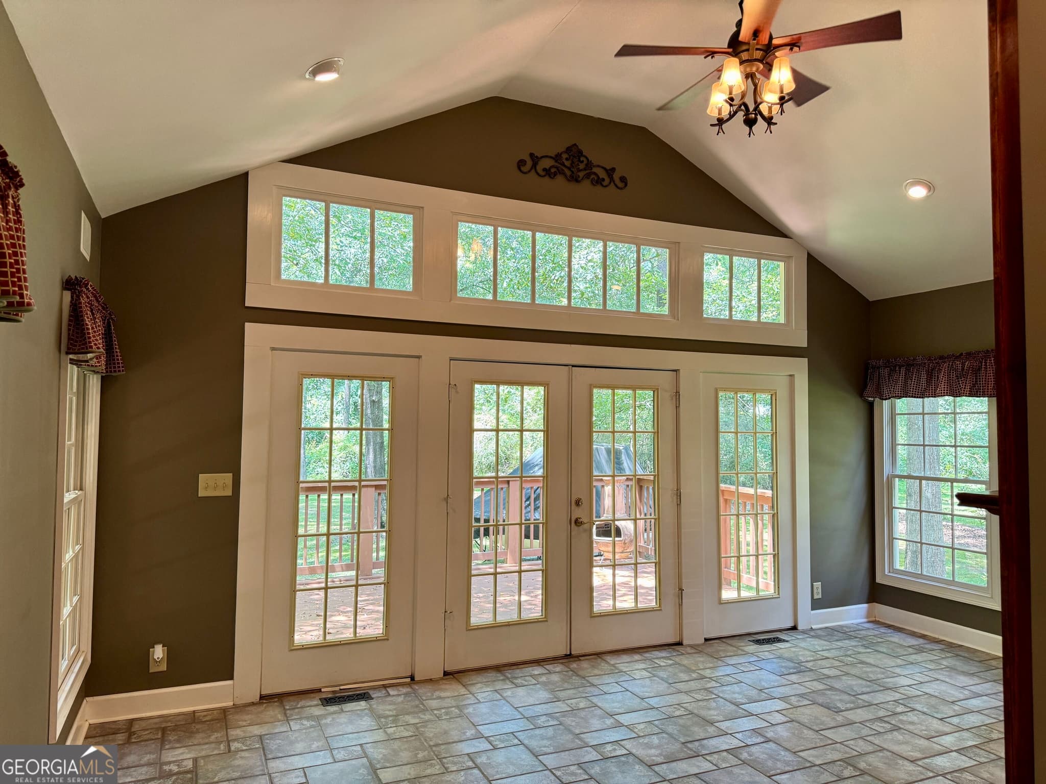5 bedroom, 3.5 bathroom, 3,466 sq ft single family residence for sale at 107 Trillium Terrace, Macon, GA 31210 — photo 6
