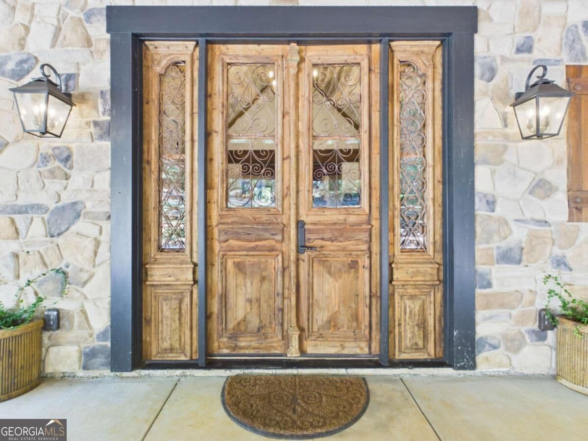 6 bedroom, 7.5 bathroom, 5,786 sq ft single family residence for sale at 1851 Rays Church Road, Bishop, GA 30621 — photo 4