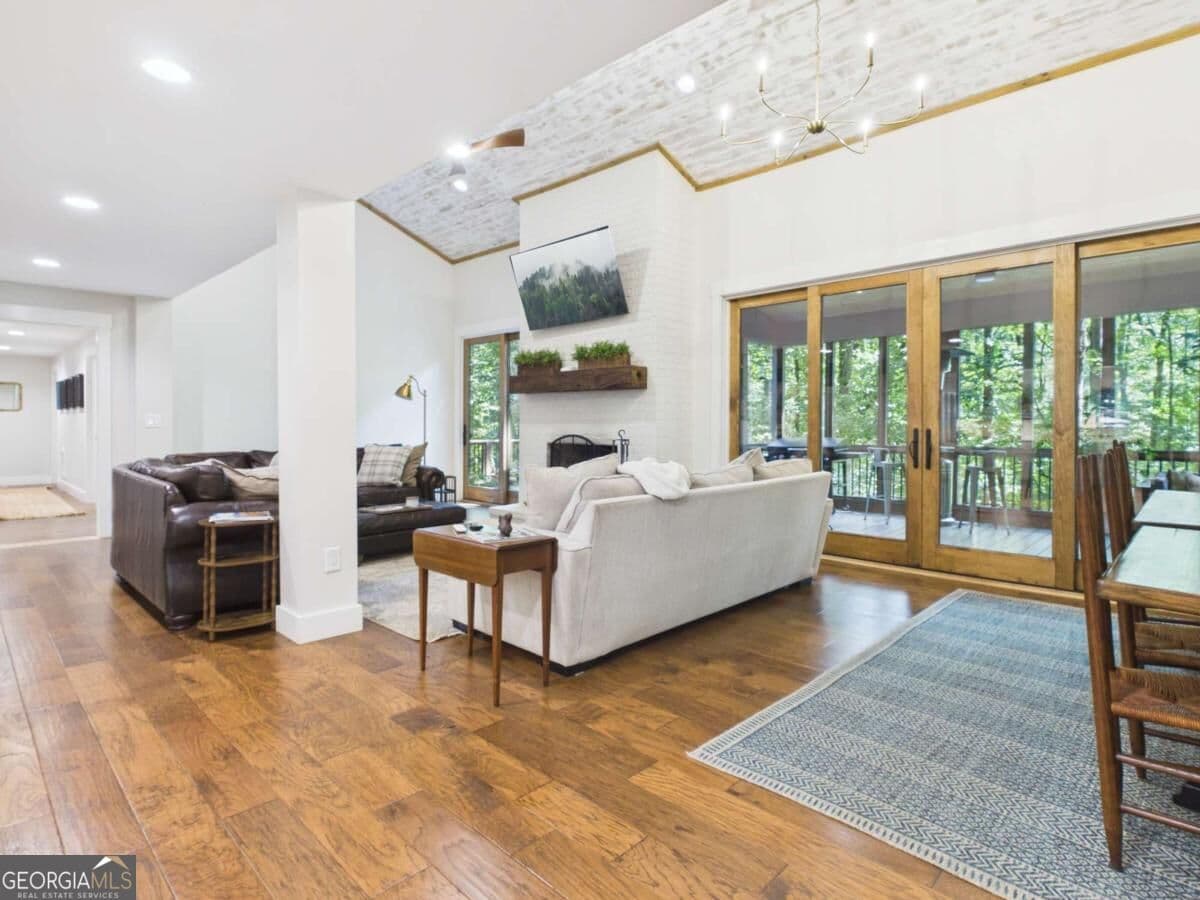 6 bedroom, 7.5 bathroom, 5,786 sq ft single family residence for sale at 1851 Rays Church Road, Bishop, GA 30621 — photo 8
