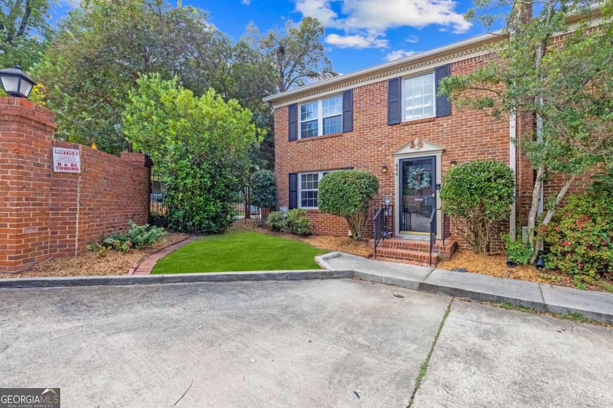 2 bedroom, 2.5 bathroom, 1,536 sq ft townhouse for sale at 866 E Ponce De Leon Avenue, Decatur, GA 30030 — photo 2