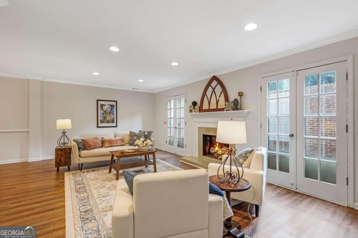 2 bedroom, 2.5 bathroom, 1,536 sq ft townhouse for sale at 866 E Ponce De Leon Avenue, Decatur, GA 30030 — photo 7
