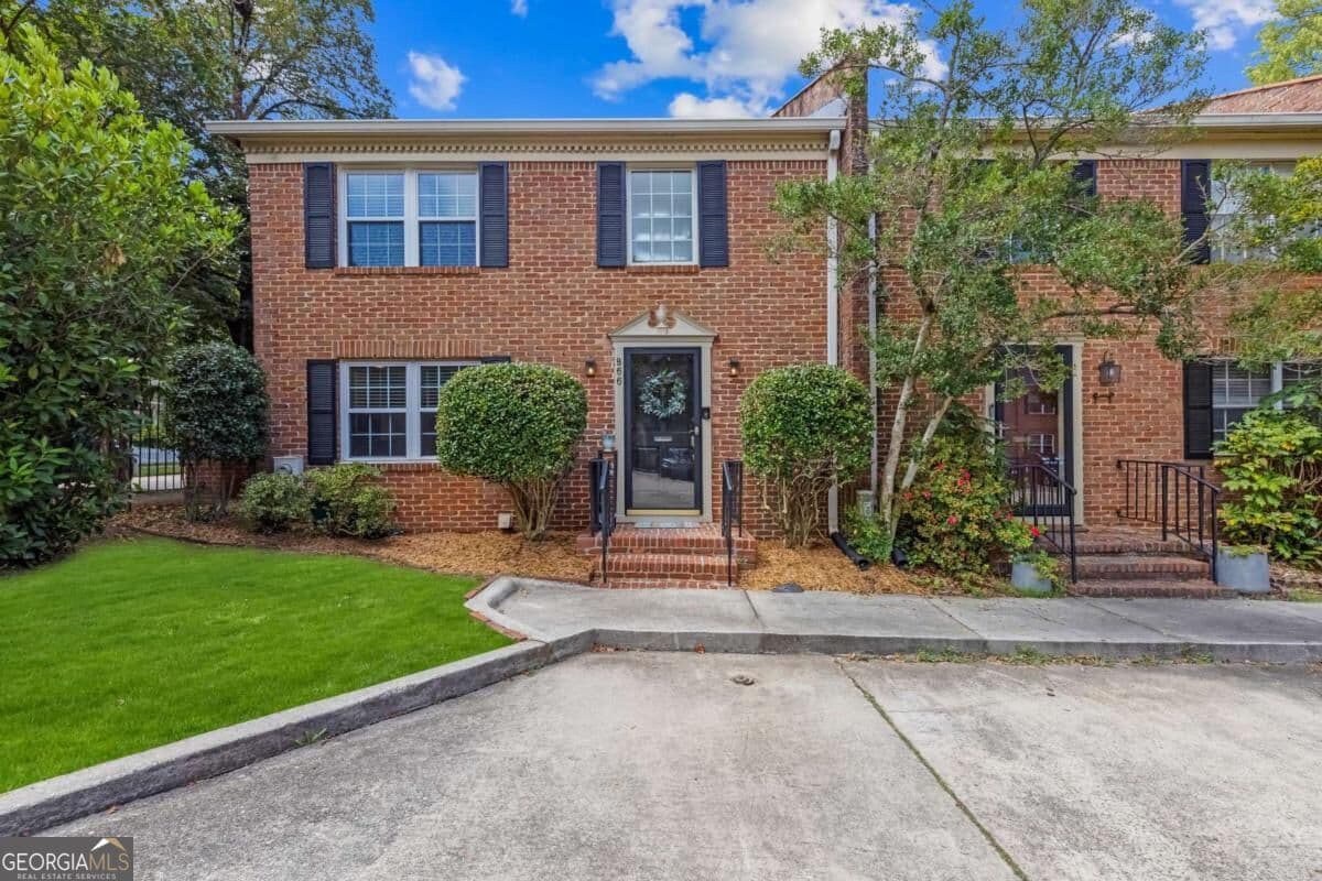 2 bedroom, 2.5 bathroom, 1,536 sq ft townhouse for sale at 866 E Ponce De Leon Avenue, Decatur, GA 30030 — photo 1 of 31