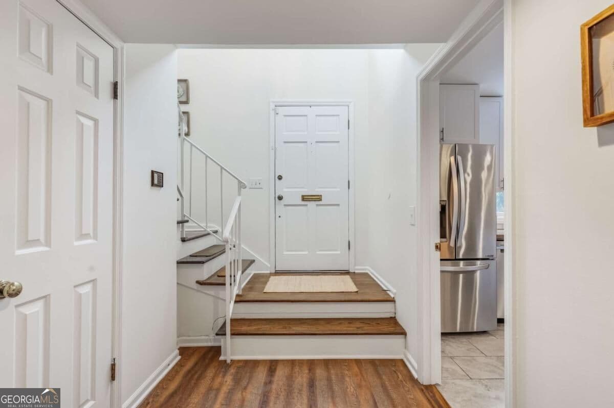 2 bedroom, 2.5 bathroom, 1,536 sq ft townhouse for sale at 866 E Ponce De Leon Avenue, Decatur, GA 30030 — photo 4