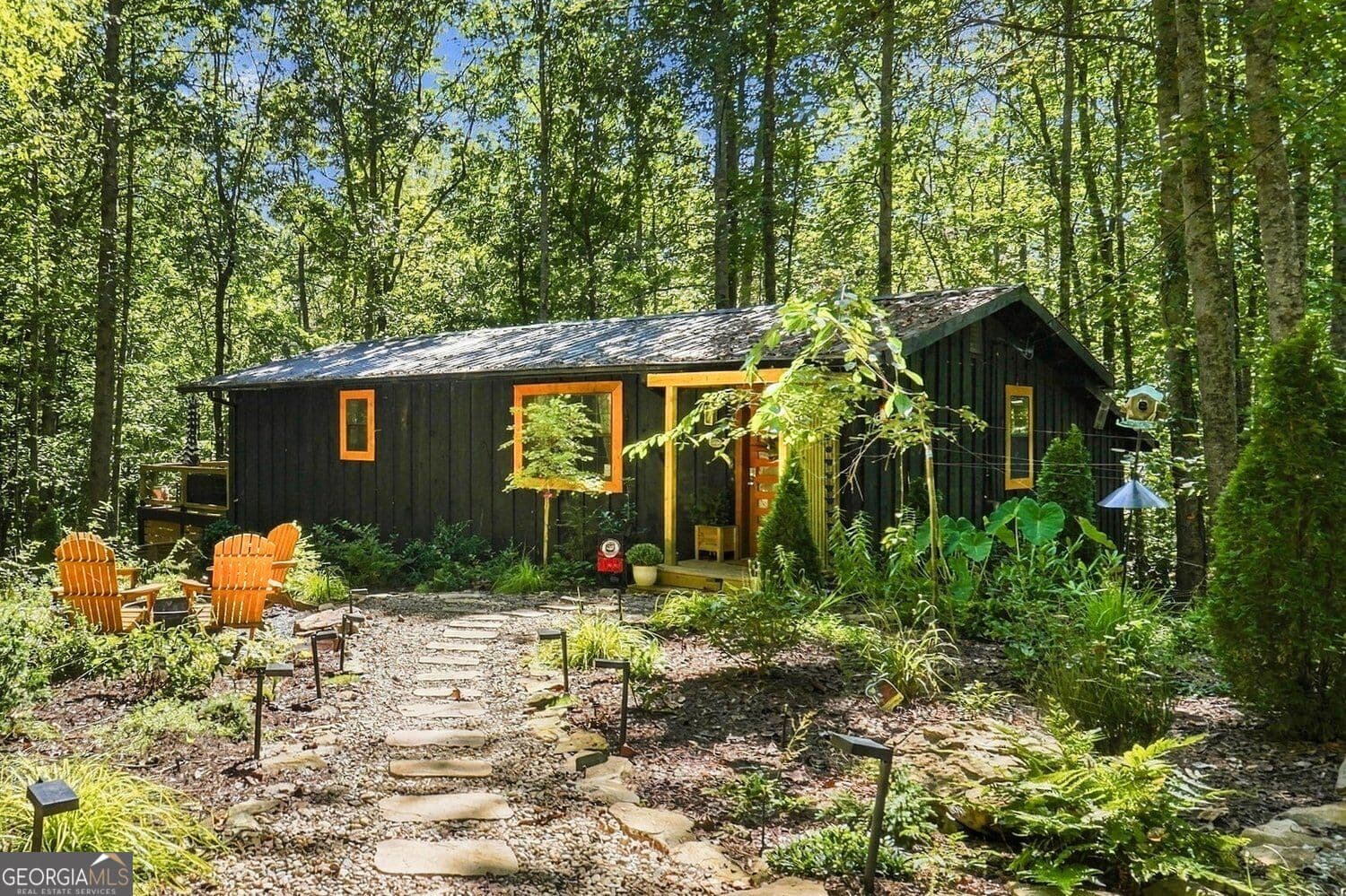 3 bedroom, 1 bathroom, 1,233 sq ft cabin,single family residence for sale at 299 Yellow Bluff Road, Dahlonega, GA 30533 — photo 1 of 42