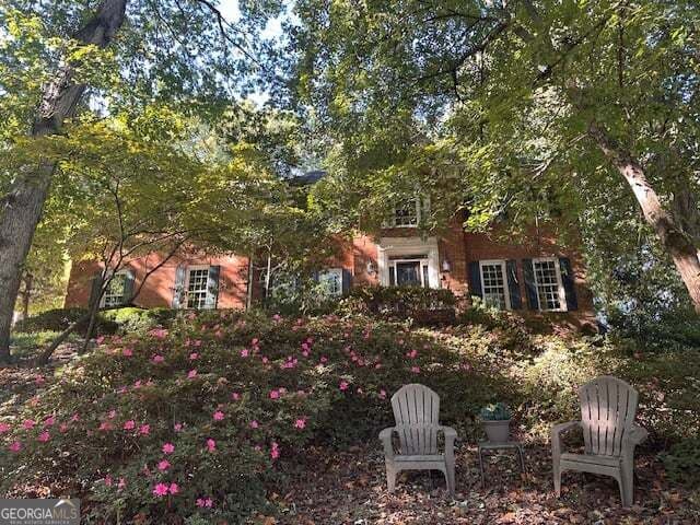 5 bedroom, 4 bathroom, 4,305 sq ft single family residence for sale at 5358 Brooke Farm Drive, Atlanta, GA 30338 — photo 7