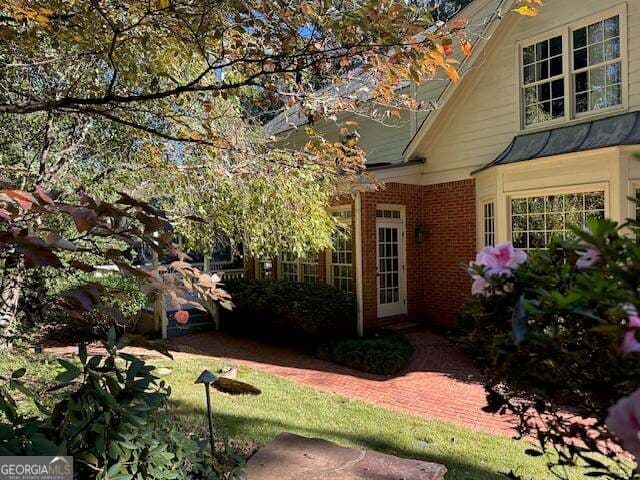 5 bedroom, 4 bathroom, 4,305 sq ft single family residence for sale at 5358 Brooke Farm Drive, Atlanta, GA 30338 — photo 9