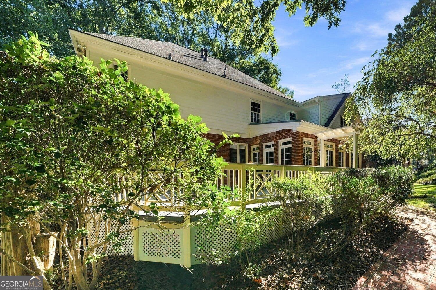 5 bedroom, 4 bathroom, 4,305 sq ft single family residence for sale at 5358 Brooke Farm Drive, Atlanta, GA 30338 — photo 8