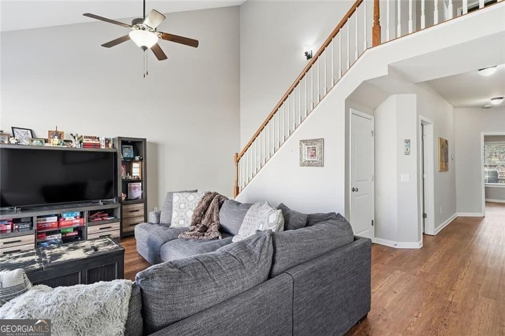 3 bedroom, 2.5 bathroom, 2,136 sq ft townhouse for sale at 28 Sandstone Drive, Jasper, GA 30143 — photo 6