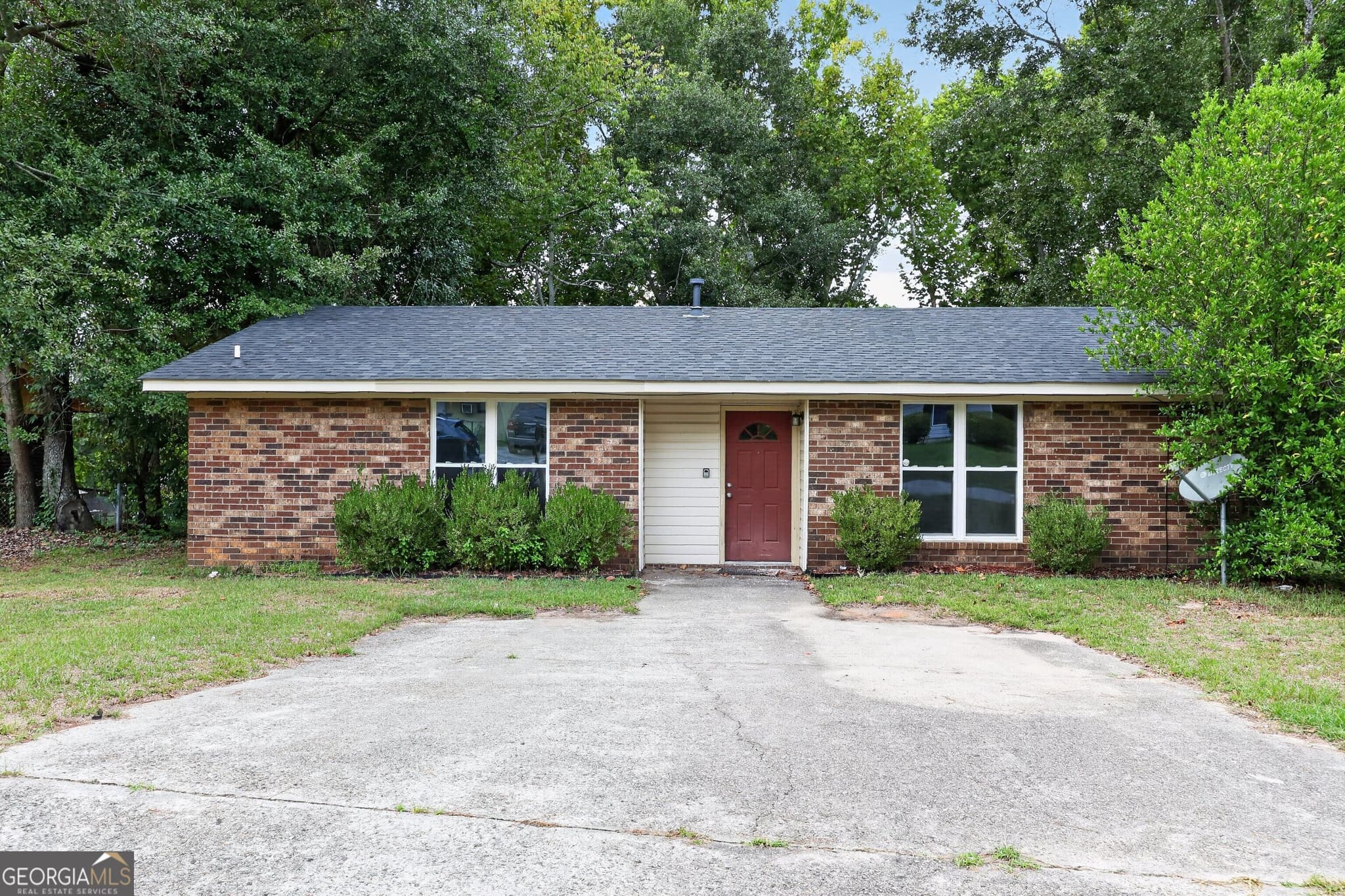 3 bedroom, 1.5 bathroom, 1,152 sq ft single family residence under contract at 3509 Gardenbrook Drive, Augusta, GA 30906