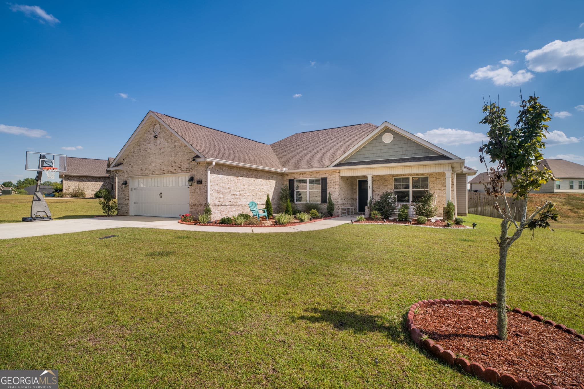 3 bedroom, 2 bathroom, 1,853 sq ft single family residence for rent at 315 Creek Ridge Drive, Warner Robins, GA 31088 for $2,450 a month — photo 2