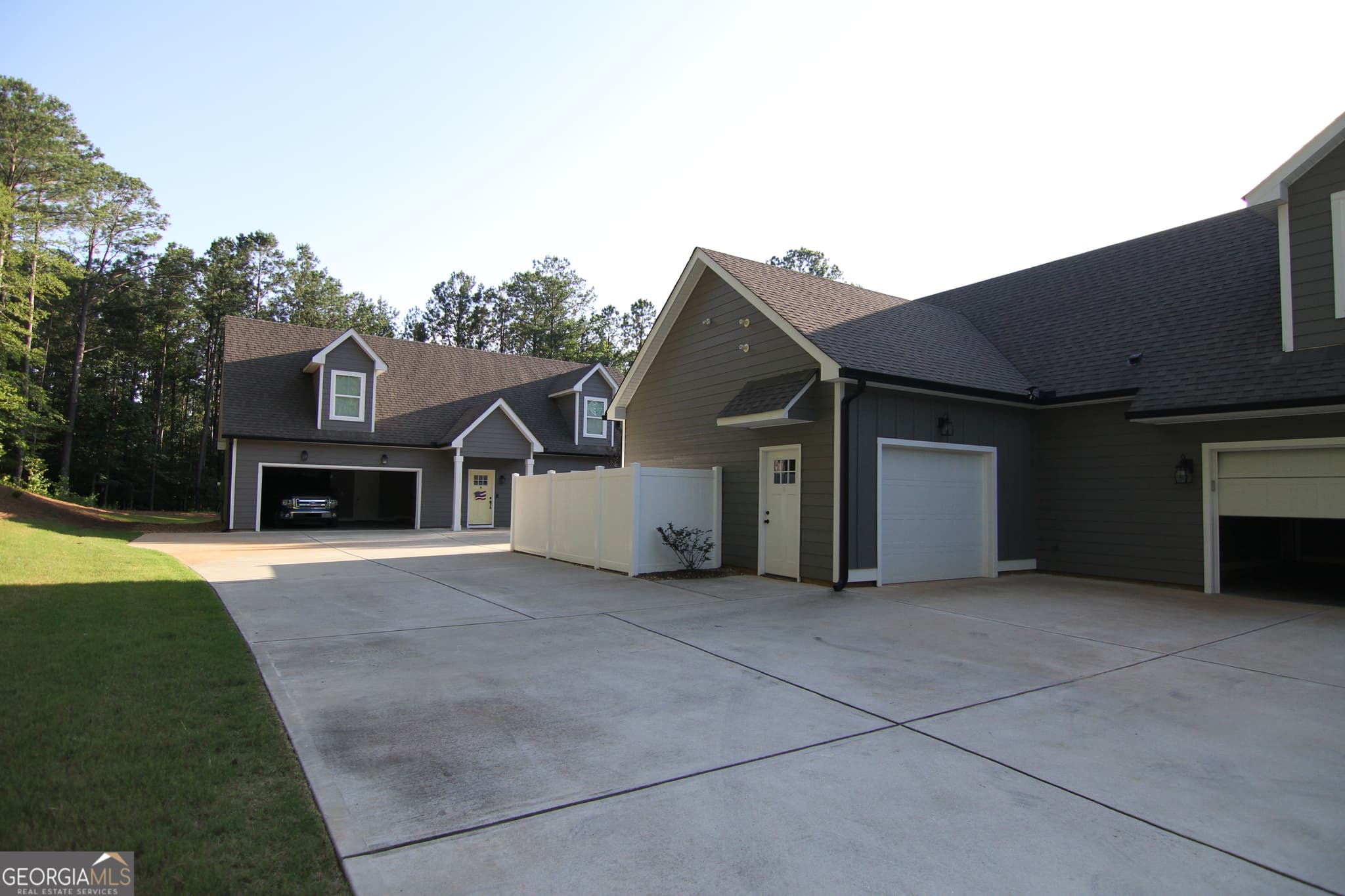 5 bedroom, 5.5 bathroom, 3,722 sq ft single family residence for sale at 465 Buddy West Road, Newnan, GA 30263 — photo 3