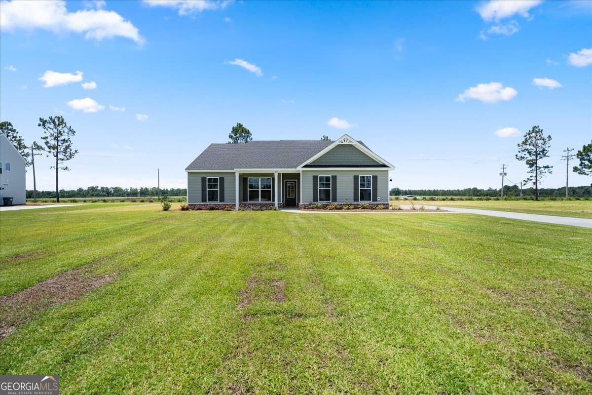 3 bedroom, 2 bathroom, 1,662 sq ft single family residence for sale at 222 Manchester Drive, Statesboro, GA 30461 — photo 2