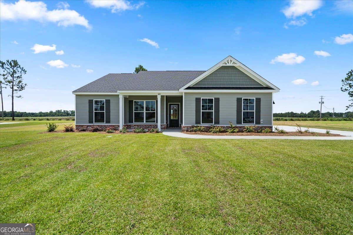 3 bedroom, 2 bathroom, 1,662 sq ft single family residence for sale at 222 Manchester Drive, Statesboro, GA 30461