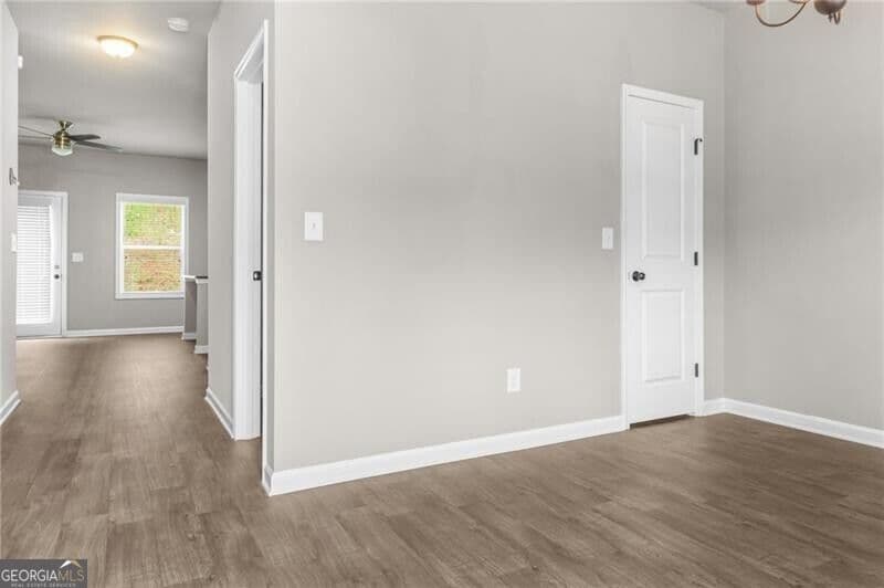 4 bedroom, 2.5 bathroom, 2,045 sq ft single family residence for rent at 891 Walnut Woods Drive, Braselton, GA 30517 for $2,150 a month — photo 2