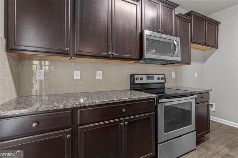 4 bedroom, 2.5 bathroom, 2,045 sq ft single family residence for rent at 891 Walnut Woods Drive, Braselton, GA 30517 for $2,150 a month — photo 9