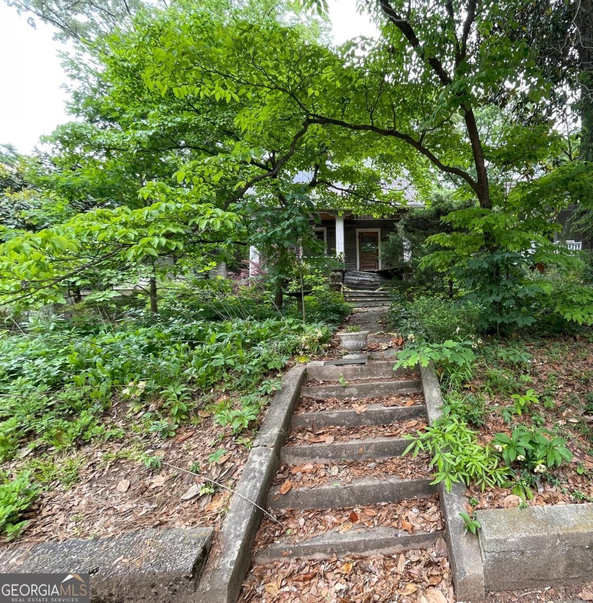 3 bedroom, 1 bathroom, 760 sq ft single family residence sold at 417 Clifton Road, Atlanta, GA 30307