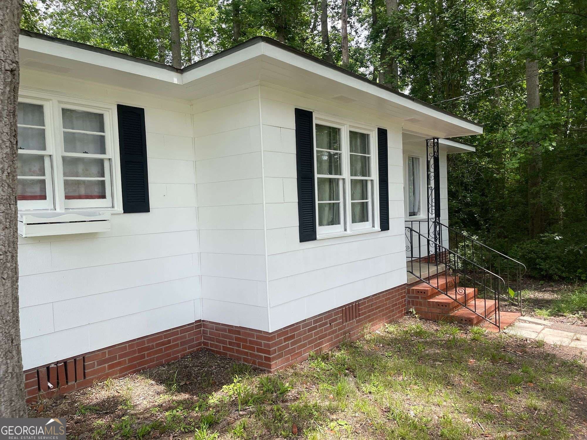 2 bedroom, 1 bathroom, 974 sq ft single family residence for sale at 646 N Main Street, Swainsboro, GA 30401 — photo 6