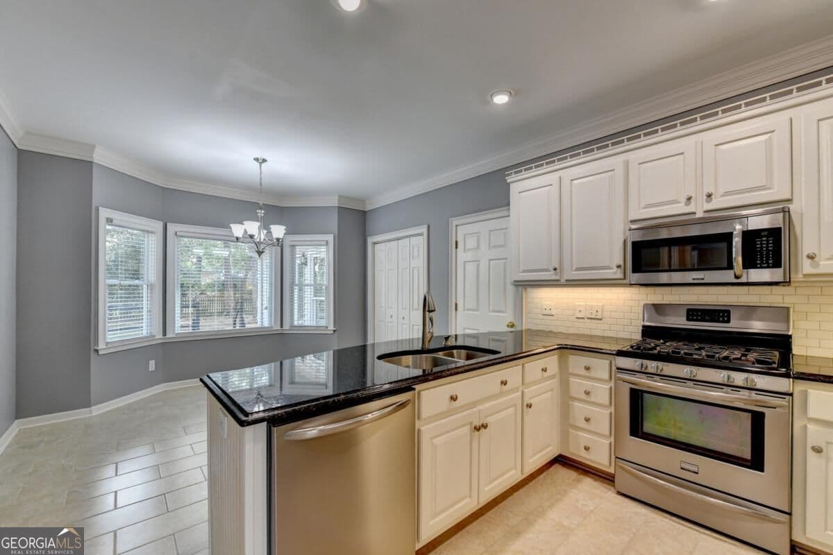 5 bedroom, 3.5 bathroom, 3,281 sq ft single family residence for sale at 5 Devon Court, Cartersville, GA 30120 — photo 10