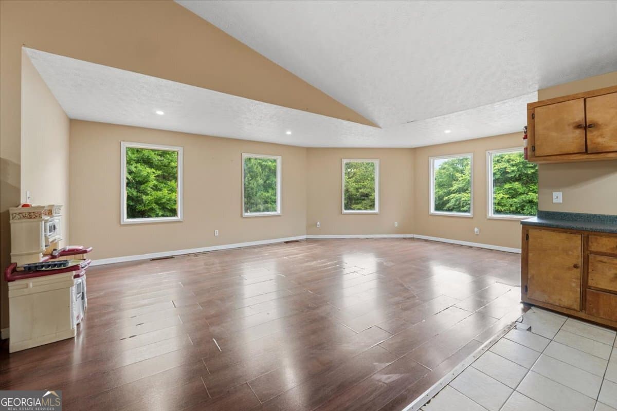 4 bedroom, 2.5 bathroom, 3,540 sq ft single family residence for sale at 1050 Pintail Lane, Madison, GA 30650 — photo 6