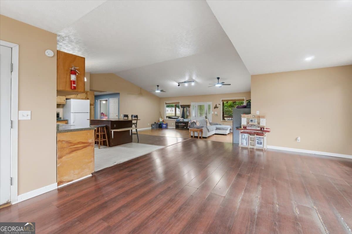 4 bedroom, 2.5 bathroom, 3,540 sq ft single family residence for sale at 1050 Pintail Lane, Madison, GA 30650 — photo 7