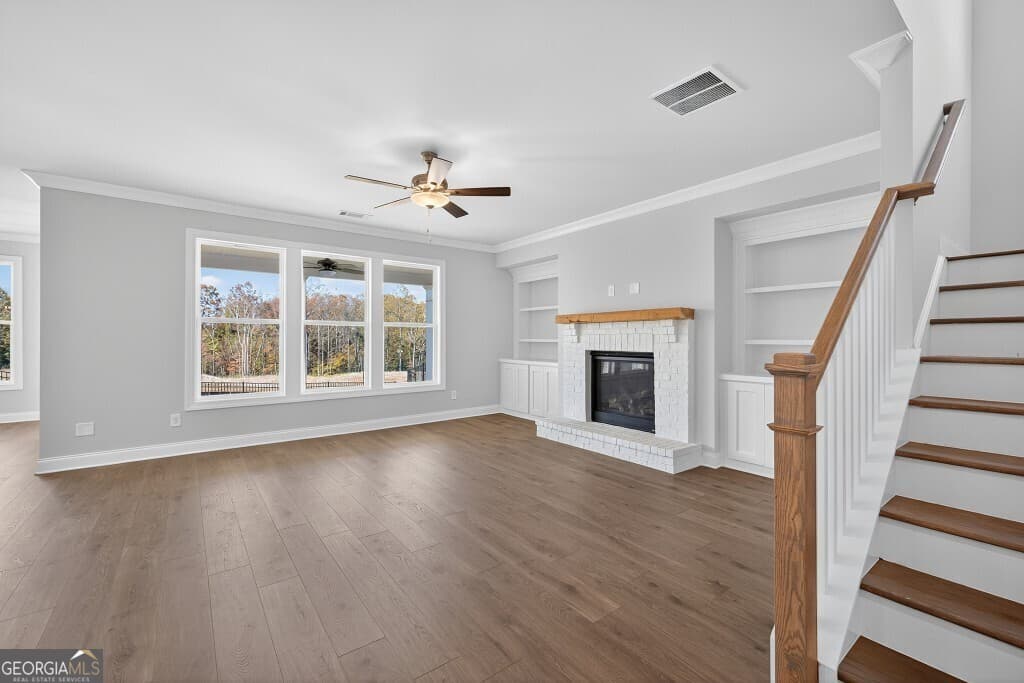 4 bedroom, 2.5 bathroom, 2,633 sq ft single family residence for sale at 5662 Evelyn Lane, Flowery Branch, GA 30542 — photo 7