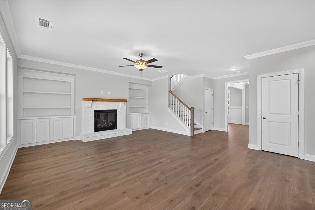 4 bedroom, 2.5 bathroom, 2,633 sq ft single family residence for sale at 5662 Evelyn Lane, Flowery Branch, GA 30542 — photo 9