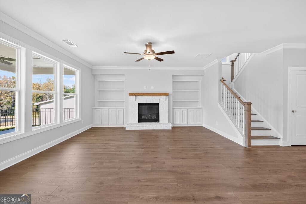 4 bedroom, 2.5 bathroom, 2,633 sq ft single family residence for sale at 5662 Evelyn Lane, Flowery Branch, GA 30542 — photo 8