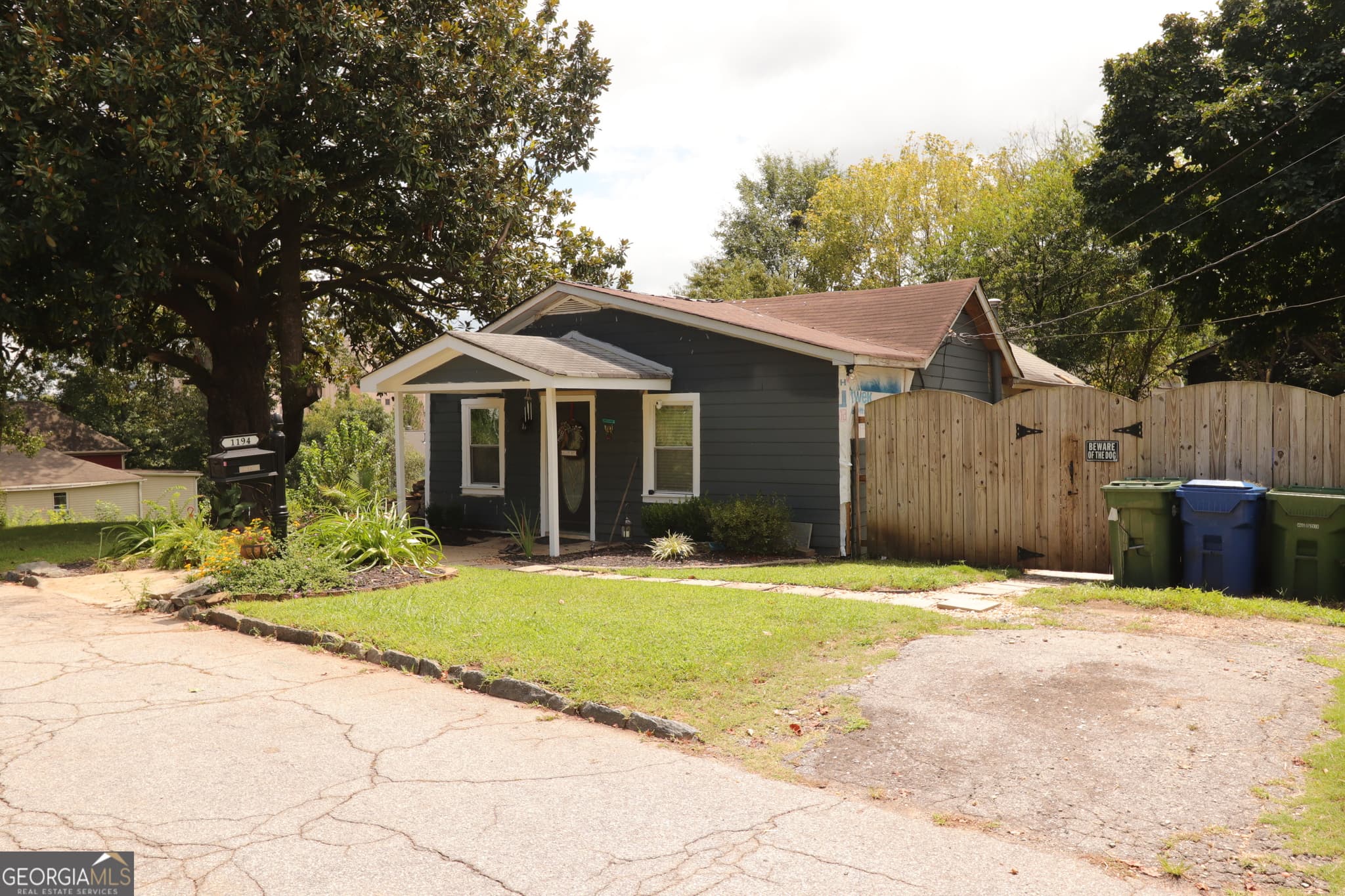 3 bedroom, 2 bathroom, 1,183 sq ft single family residence for sale at 1194 Warfield Street, Atlanta, GA 30318 — photo 2