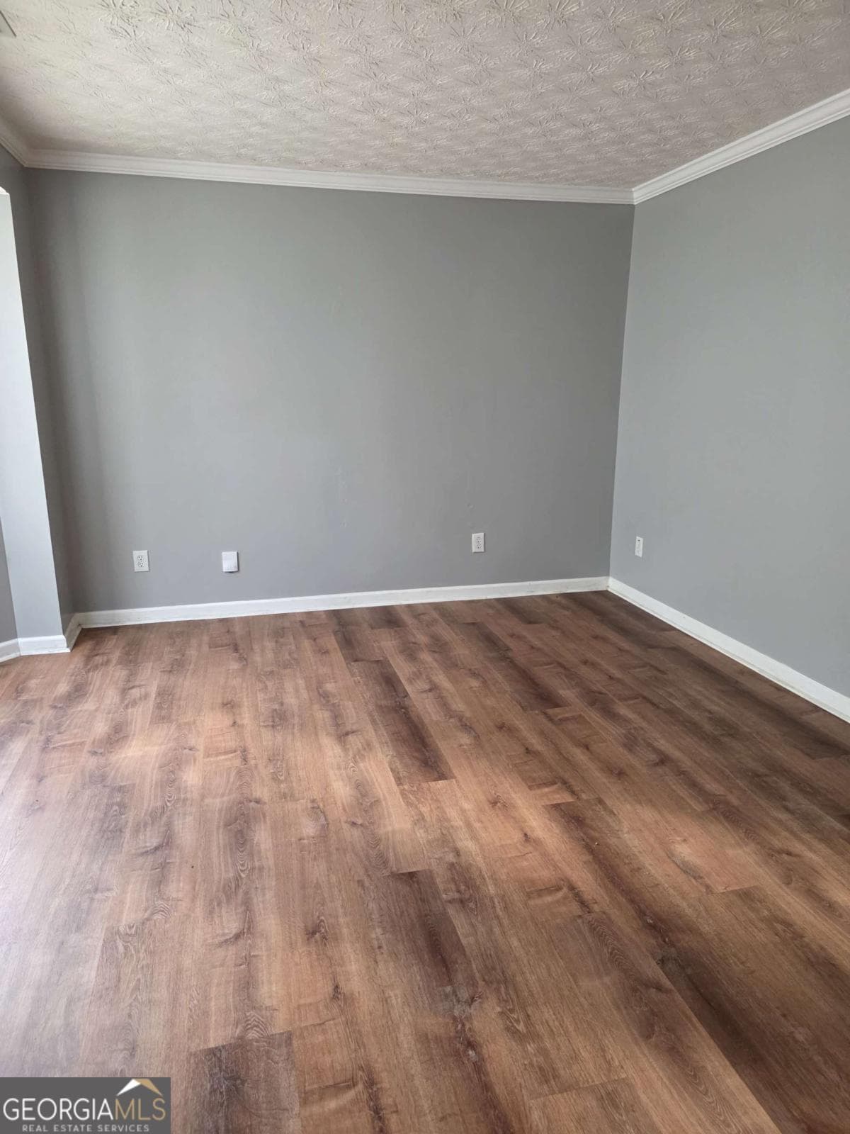 4 bedroom, 2.5 bathroom single family residence for rent at 1529 Sydney Pond Circle, Lawrenceville, GA 30046 for $2,600 a month — photo 3