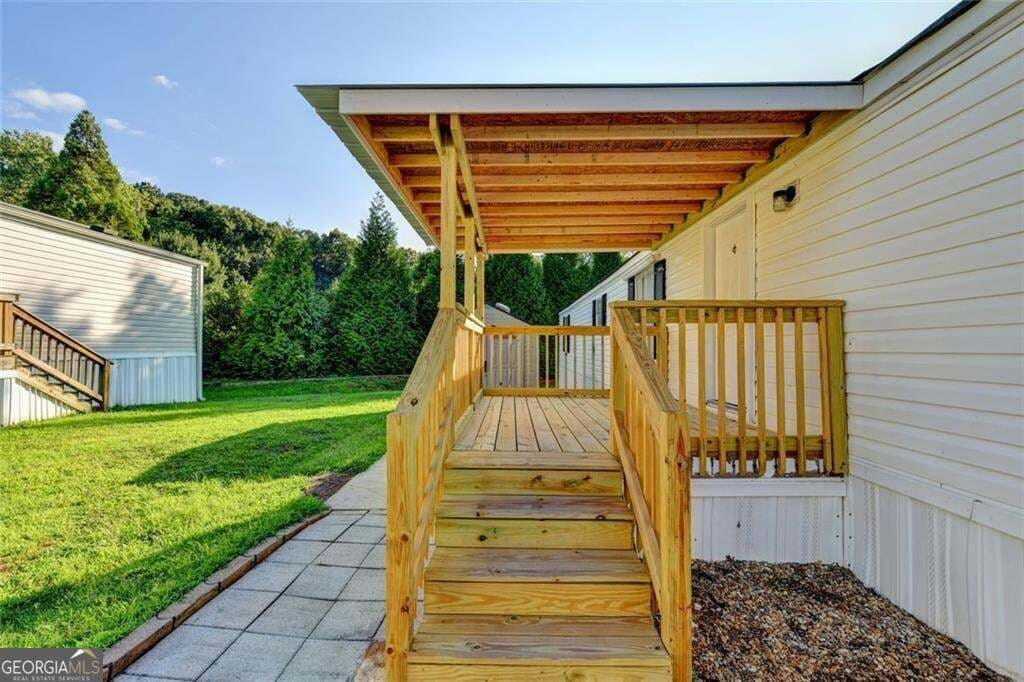 2 bedroom, 2 bathroom, 1,008 sq ft manufactured home,single family residence for sale at 3000 Clarks Bridge Road, Gainesville, GA 30501 — photo 3