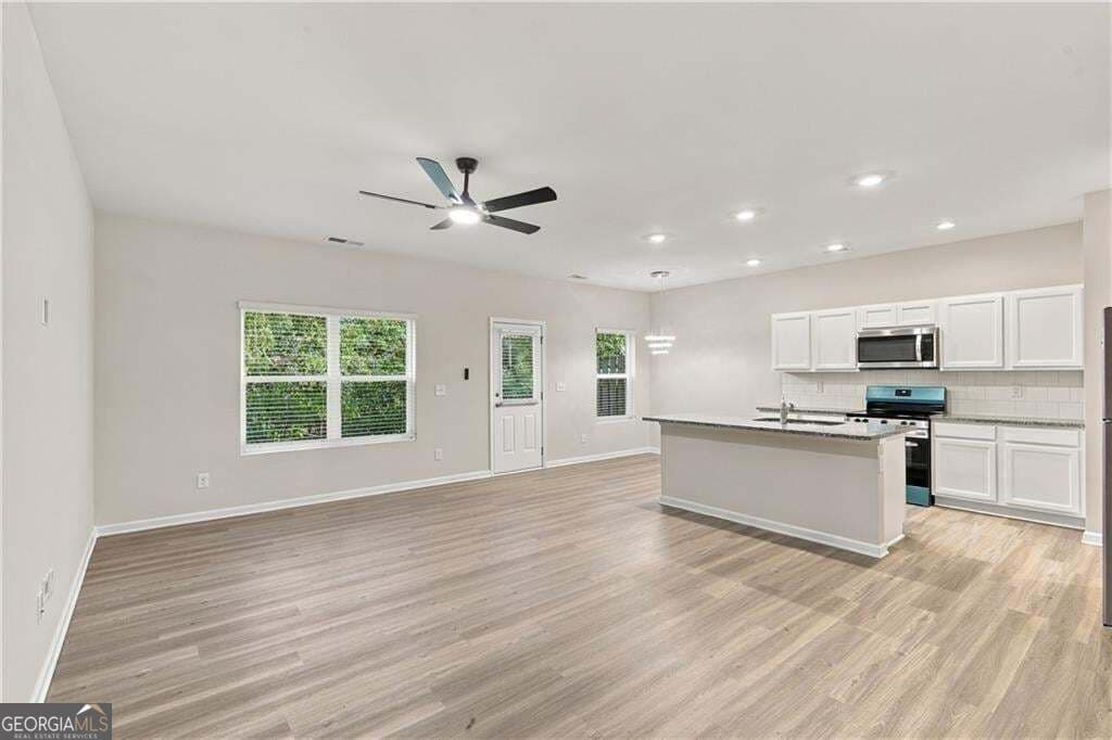 3 bedroom, 2.5 bathroom, 1,772 sq ft townhouse for sale at 1491 Ben Park Way, Grayson, GA 30017 — photo 4