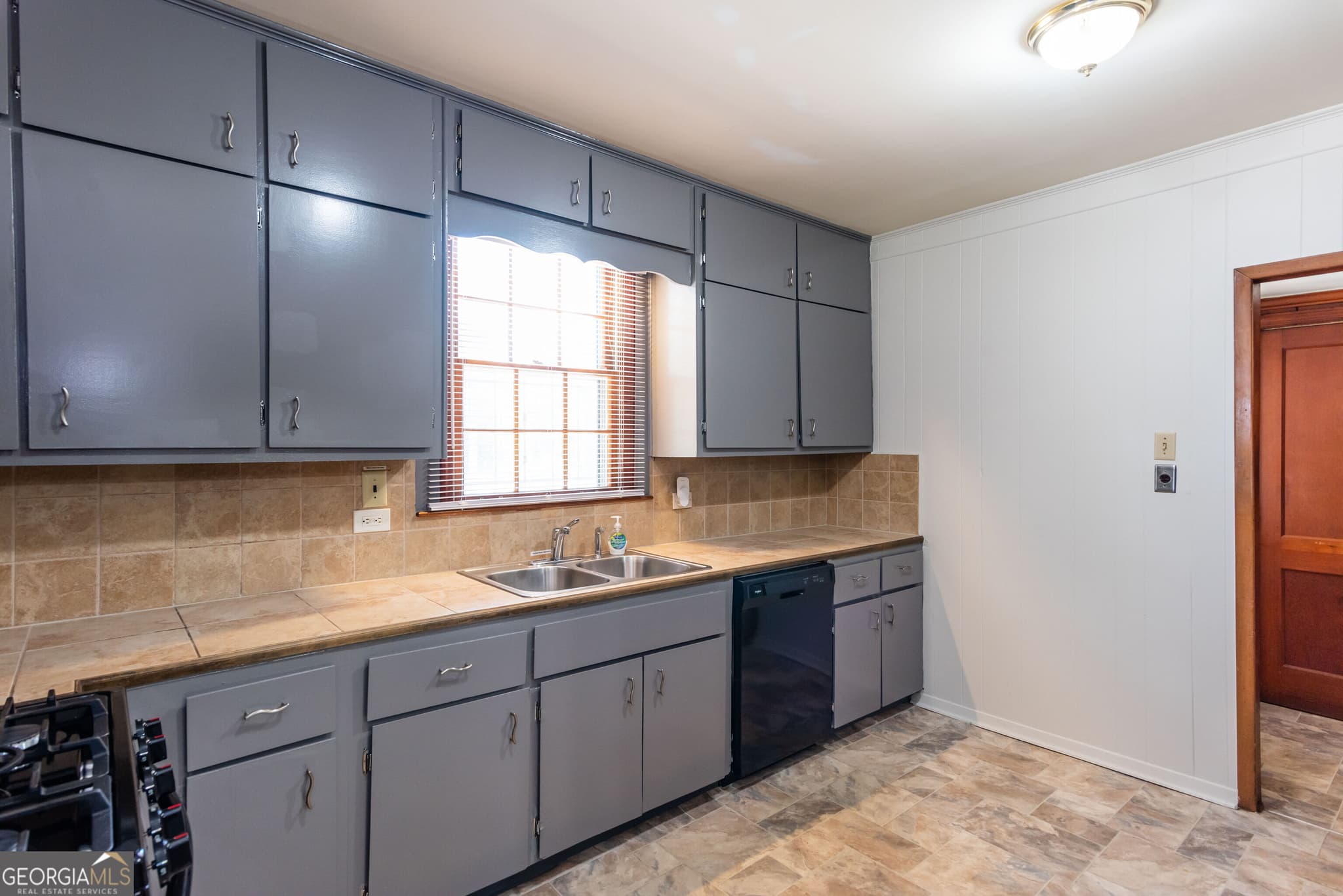 3 bedroom, 1 bathroom, 1,470 sq ft single family residence for rent at 2111 M L King Jr Drive, Atlanta, GA 30310 for $1,800 a month — photo 3