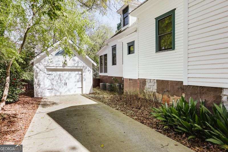 3 bedroom, 2.5 bathroom, 2,632 sq ft single family residence for sale at 255 Bloomfield Street, Athens, GA 30605 — photo 2