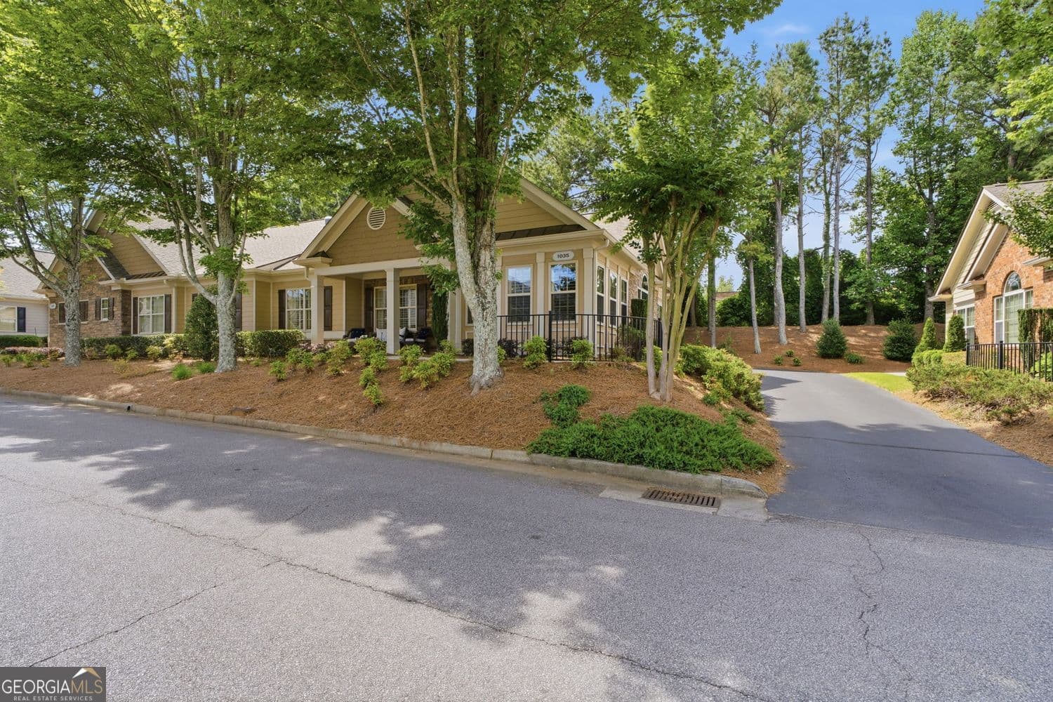 3 bedroom, 3 bathroom, 2,324 sq ft condominium sold at 1035 Brook Knoll Lane, Cumming, GA 30041